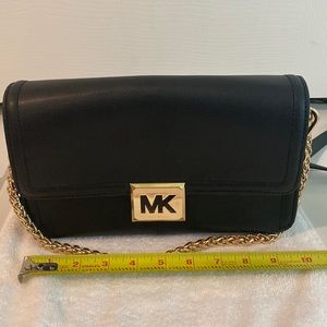 Michael kors crossbody